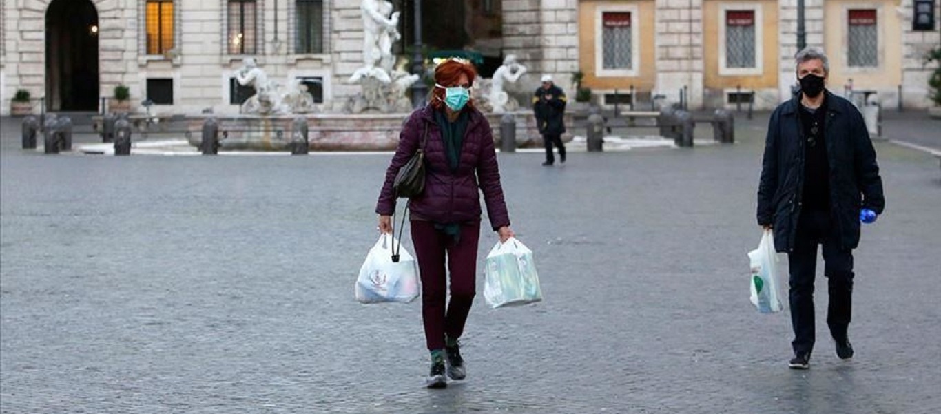 Ιταλία: Υποχρεωτική η χρήση μάσκας και σε ανοικτούς χώρους