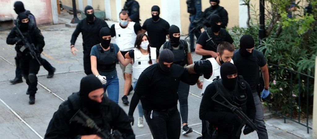 Γιάφκα στο Κουκάκι: Δίωξη για κακούργημα ασκήθηκε στον έναν από τους τρεις συλληφθέντες