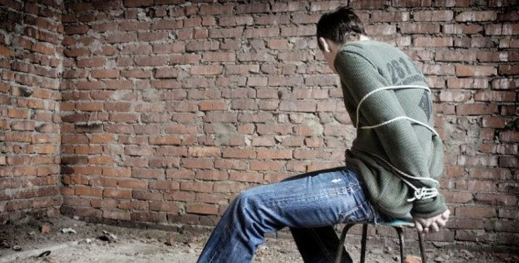 Θεσσαλονίκη: Τρεις αλλοδαποί απήγαγαν ανήλικο αγόρι – Τον χτυπούσαν και ζήτησαν λύτρα από τους συγγενείς