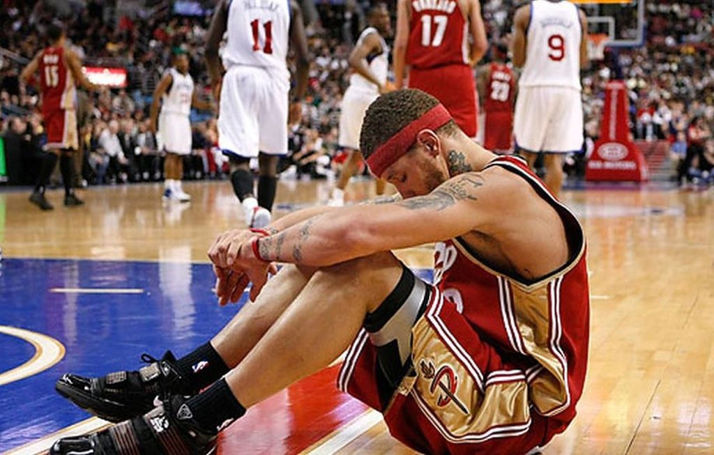 Η «απότομη προσγείωση» του Ντελόντε Ουέστ: Από άσος του ΝΒΑ… στους δρόμους να ζητιανεύει (βίντεο-φωτο)