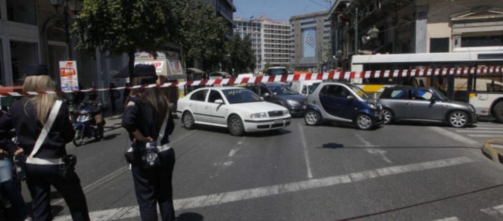 Σε εξέλιξη το πανεκπαιδευτικό συλλαλητήριο στα Προπύλαια – Ποιοι δρόμοι είναι κλειστοί στο κέντρο (φωτο)