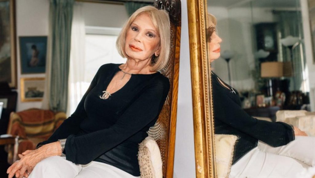 Ρ.Διαλυνά: «Την ηλικία μου δεν την έχουν βρει ακόμα – Όποιος την βρει θα πάρει χρυσό ωρολόγιο» (βίντεο)