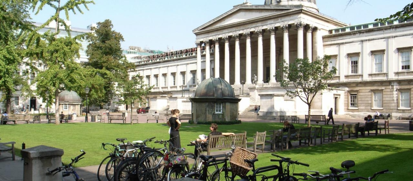 Βρετανία: «Πιθανό σενάριο να μην επιστρέψουν σπίτι τους οι φοιτητές τα Χριστούγεννα»