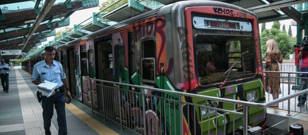 Ηλεκτρικός: Δέχθηκε παρατήρηση για την χρήση μάσκας και επιτέθηκε σε νεαρό (φώτο)