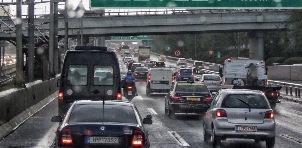 Στο «κόκκινο» οι δρόμοι της Αθήνας – Δείτε που εντοπίζονται προβλήματα (φωτο)