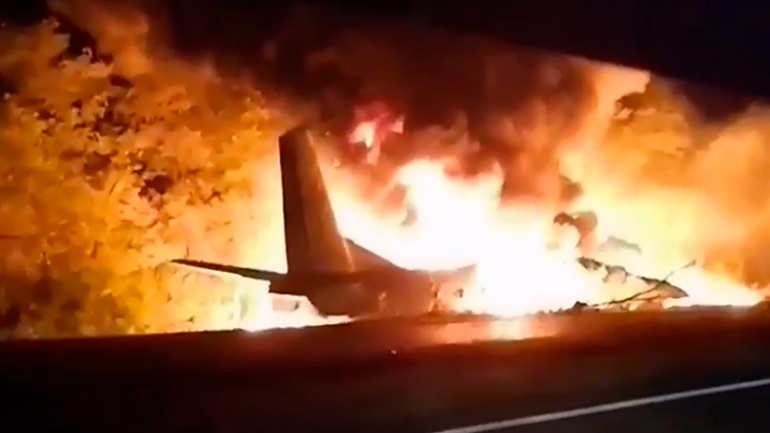 Συγκλονίζει η αεροπορική τραγωδία στην Ουκρανία: 25 οι νεκροί από την συντριβή στρατιωτικού αεροσκάφους (βίντεο)