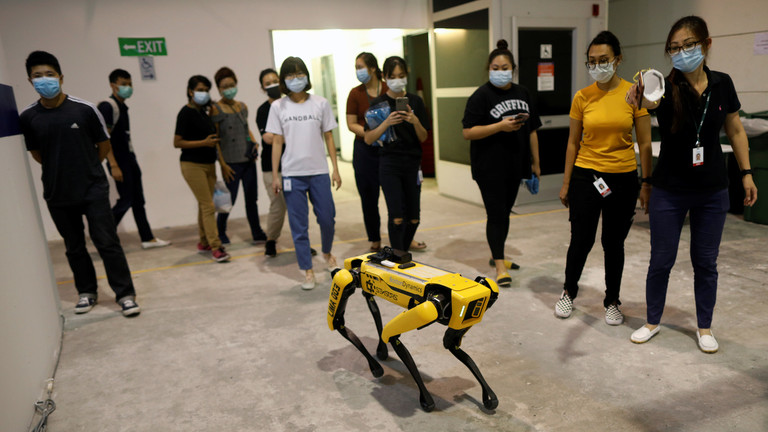 Σκύλος-ρομπότ της Boston Dynamics περιπλανάται μόνος του σε δρόμο στις ΗΠΑ!