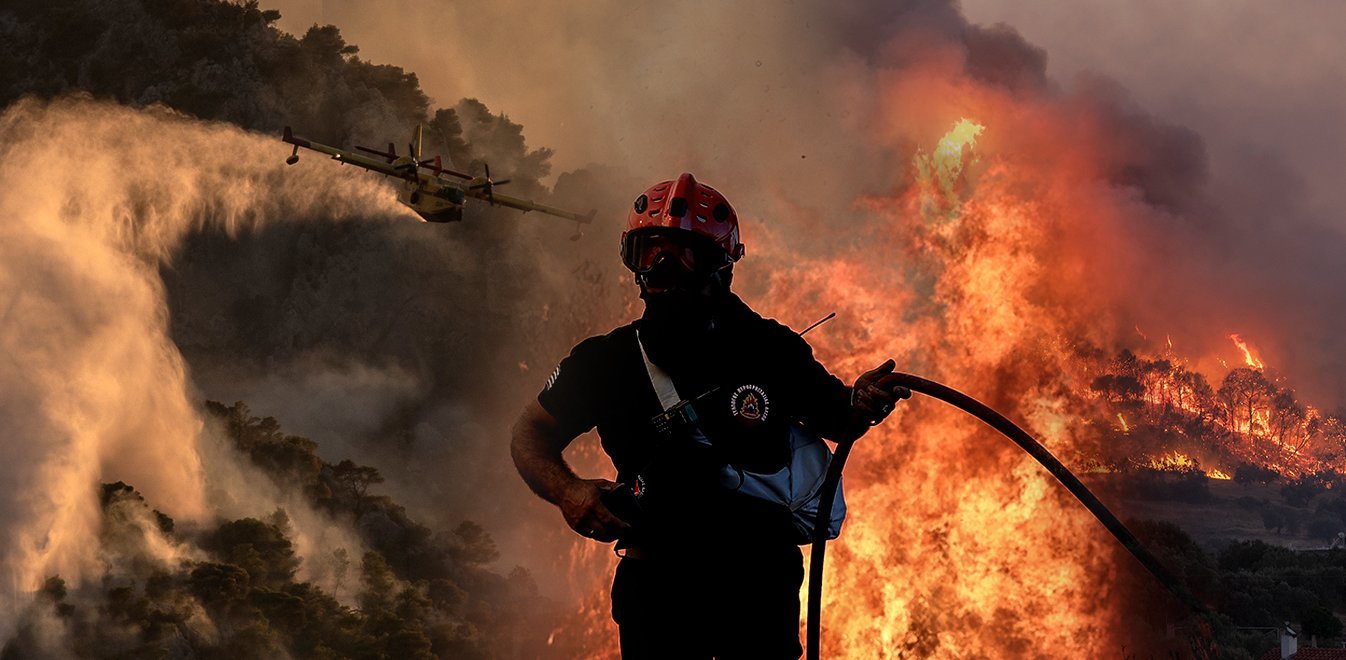 Μεγάλη φωτιά στη χωματερή της Φυλής – Μήνυμα από το 112 στους κατοίκους της περιοχής (upd) (φώτο)
