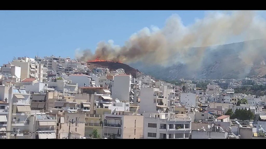 Φωτιά στο Βύρωνα: Οι κυκλοφοριακές ρυθμίσεις που έχουν τεθεί σε ισχύ