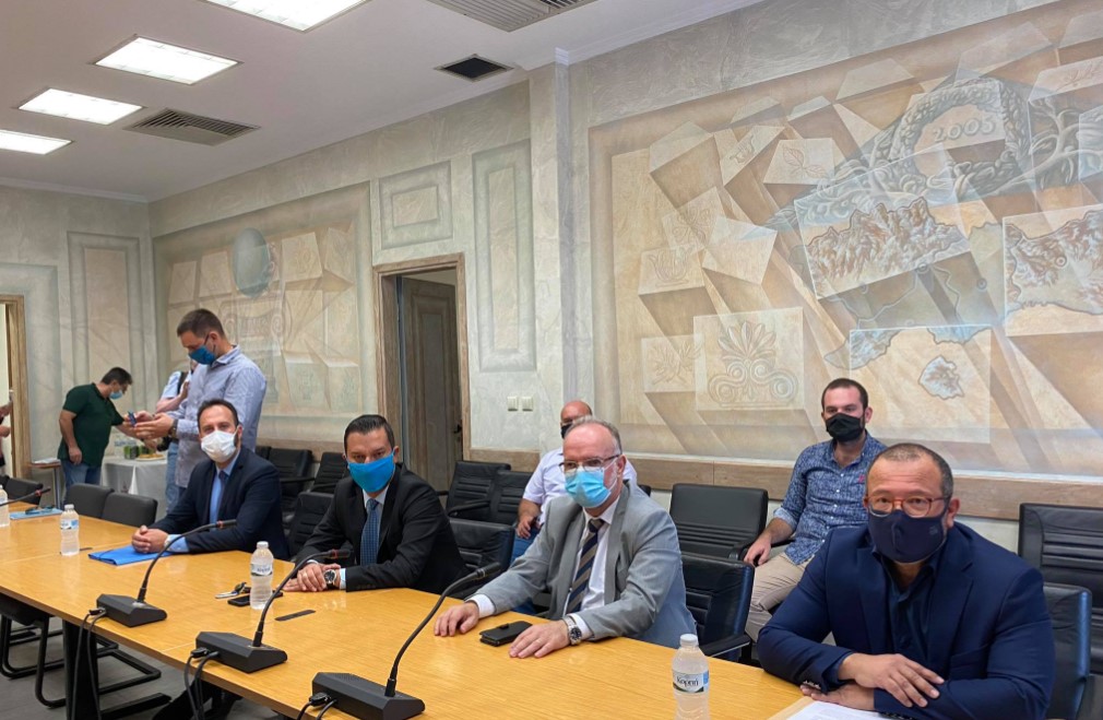 Επεισόδιο μεταξύ Ντόρας Μπακογιάννη και δημάρχου Κομοτηνής – Τι υποστήριξε ο δήμαρχος (βίντεο)