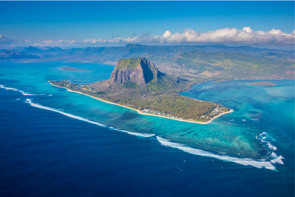 Εντυπωσιακό φαινόμενο: Ένας «καταρράκτης» μέσα στον ωκεανό (βίντεο)