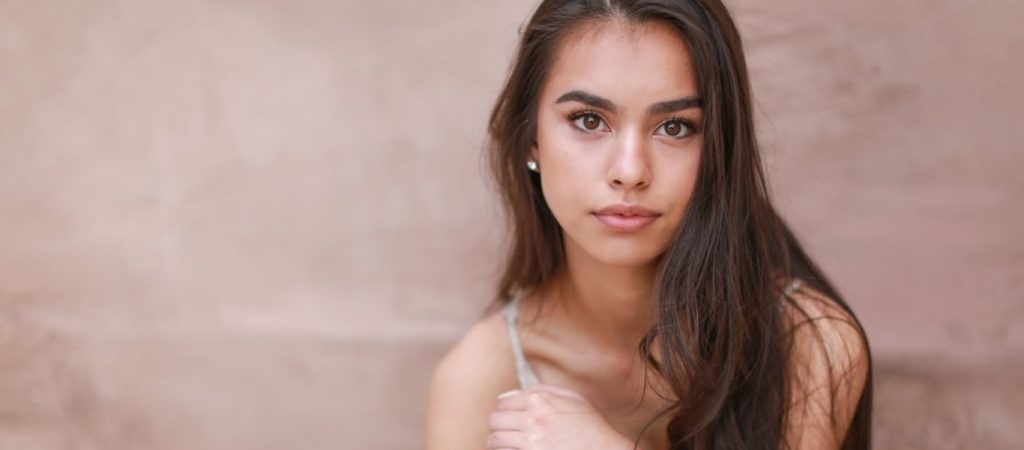 Montana Cencarik: Το μοντέλο που «εκτοξεύει» την… θερμοκρασία στην έρημο (φώτο)