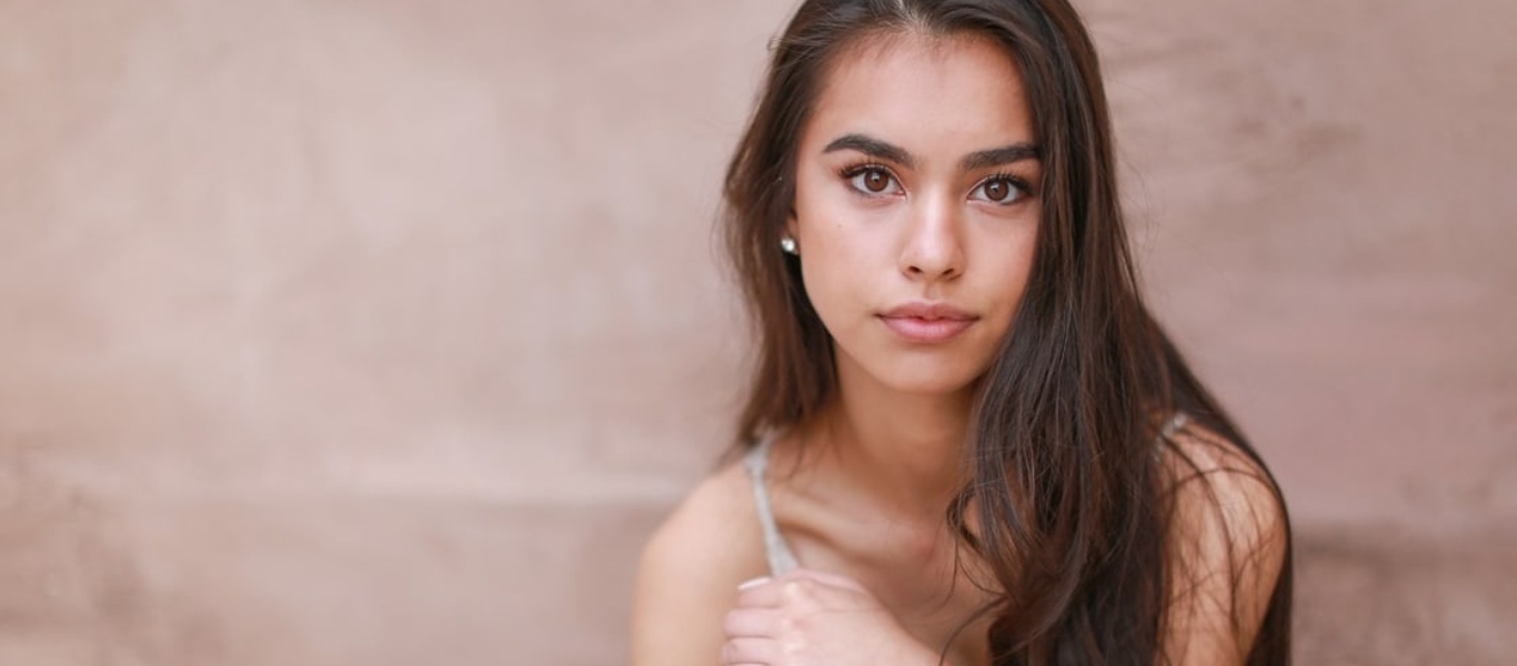 Montana Cencarik: Το μοντέλο που «εκτοξεύει» την… θερμοκρασία στην έρημο (φώτο)