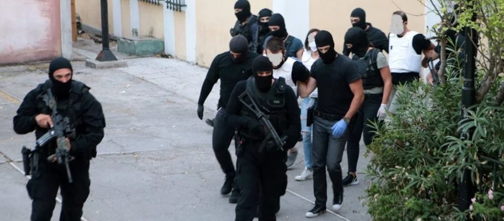 Γιάφκα στο Κουκάκι: Κρίθηκε προφυλακιστέος ο 42χρονος φίλος του Παλαιοκώστα – Ελεύθεροι οι άλλοι δύο συλληφθέντες