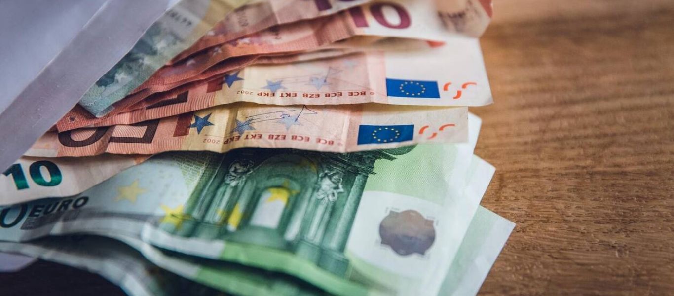 Συντάξεις Οκτωβρίου: Συνεχίζονται οι πληρωμές – Οι ημερομηνίες για όλα τα Ταμεία