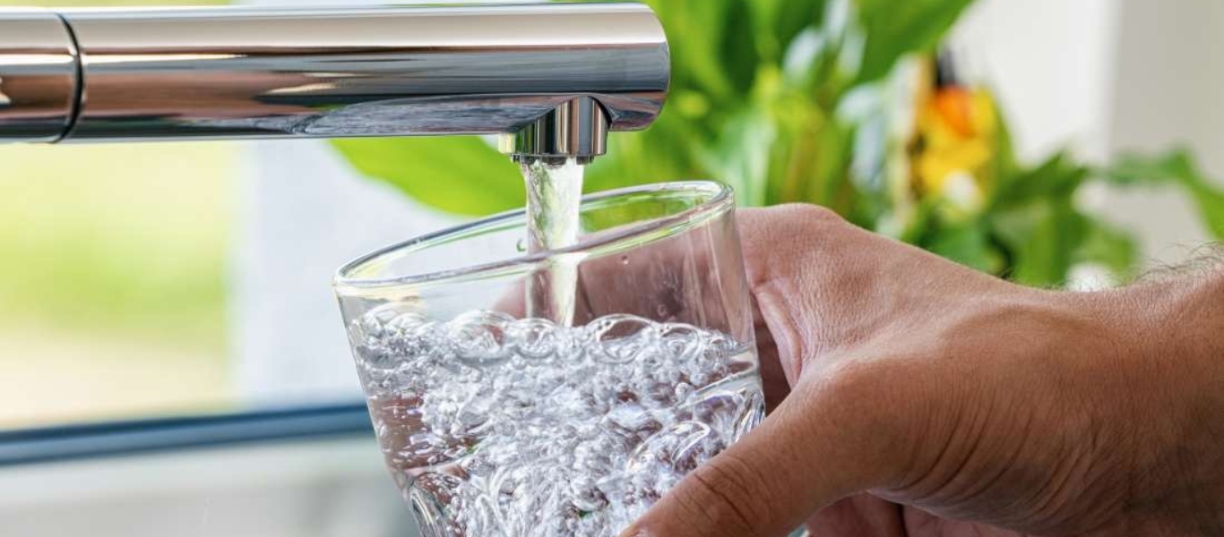 Πόλη των ΗΠΑ καλεί τους κατοίκους να αποφεύγουν το νερό βρύσης λόγω…. θανατηφόρας αμοιβάδας