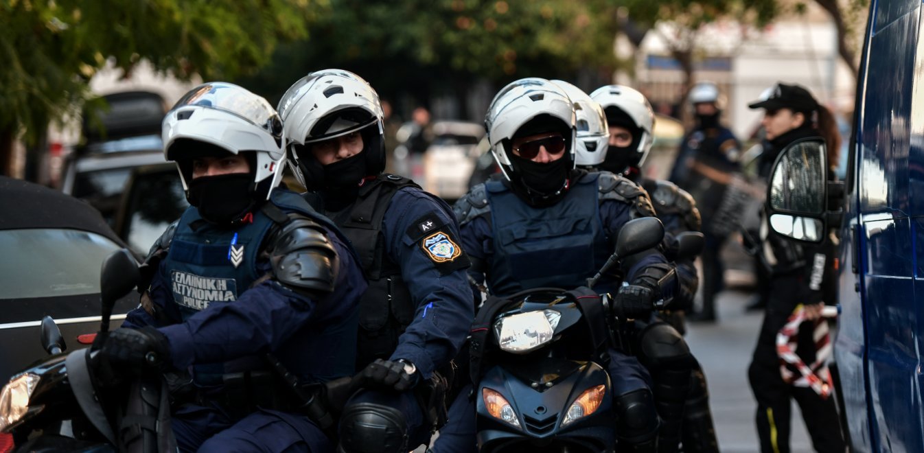 Σε εξέλιξη αστυνομική επιχείρηση στο κέντρο της Αθήνας για συμμορία ανηλίκων – Πάνω από 27 προσαγωγές