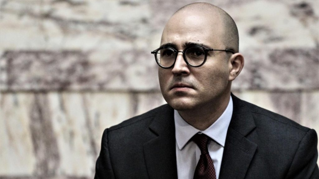 Νομοθετική ρύθμιση για την κατάργηση της μπούρκας και της νικάμπ ζητά ο Κ.Μπογδάνος