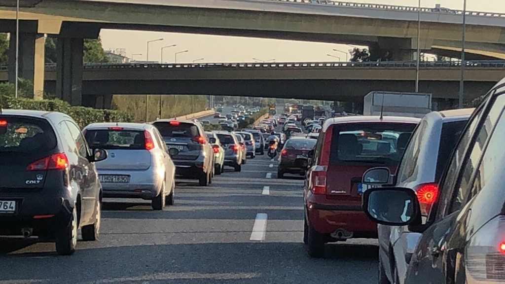 Κίνηση: Δείτε σε ποιους δρόμους της Αττικής υπάρχει μποτιλιάρισμα