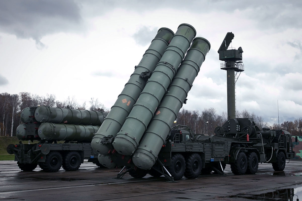 Αζέρος ΥΠΑΜ: «Η Αρμενία στέλνει τα πυραυλικά συστήματα S-300 στα σύνορα με το Αζερμπαϊτζάν»