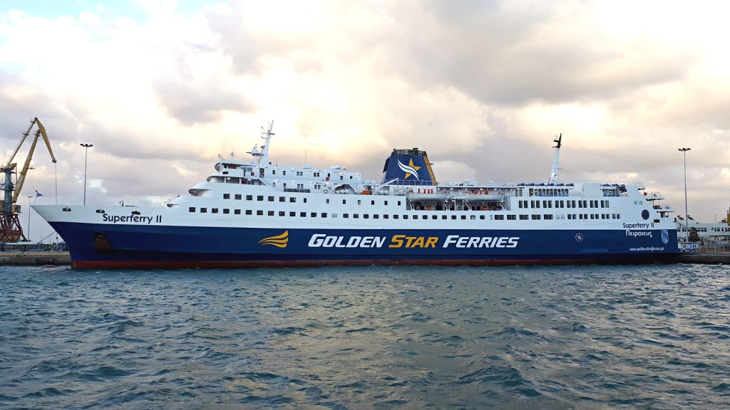 Ανάφη: «Μπάχαλο» με τα εισιτήρια του SuperFerry ΙΙ – Οδηγοί έκαναν κατάληψη στον καταπέλτη (βίντεο)