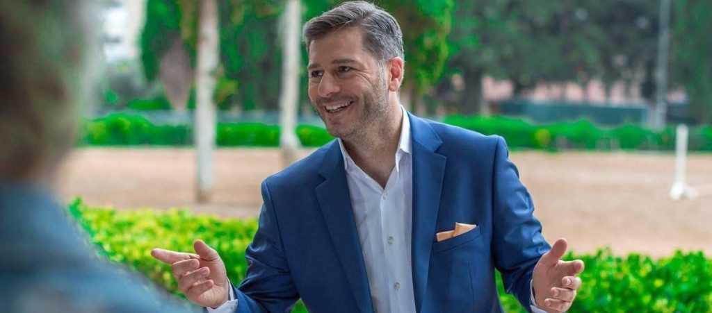 Ζήλεψε τον Έλληνα-γύπα Bachelor ο Α.Μπουρδούμης – Συμμετείχε στο σουηδικό «The Bachelor»