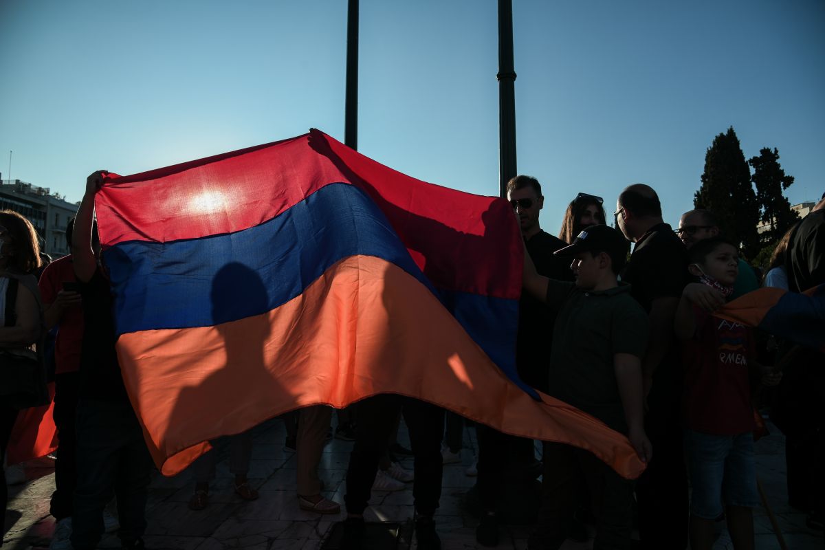 Πρόεδρος της Αρμενικής Νεολαίας Ελλάδας: «Οι Αζέροι μας πολεμούν με την βοήθεια των Τούρκων» (βίντεο)