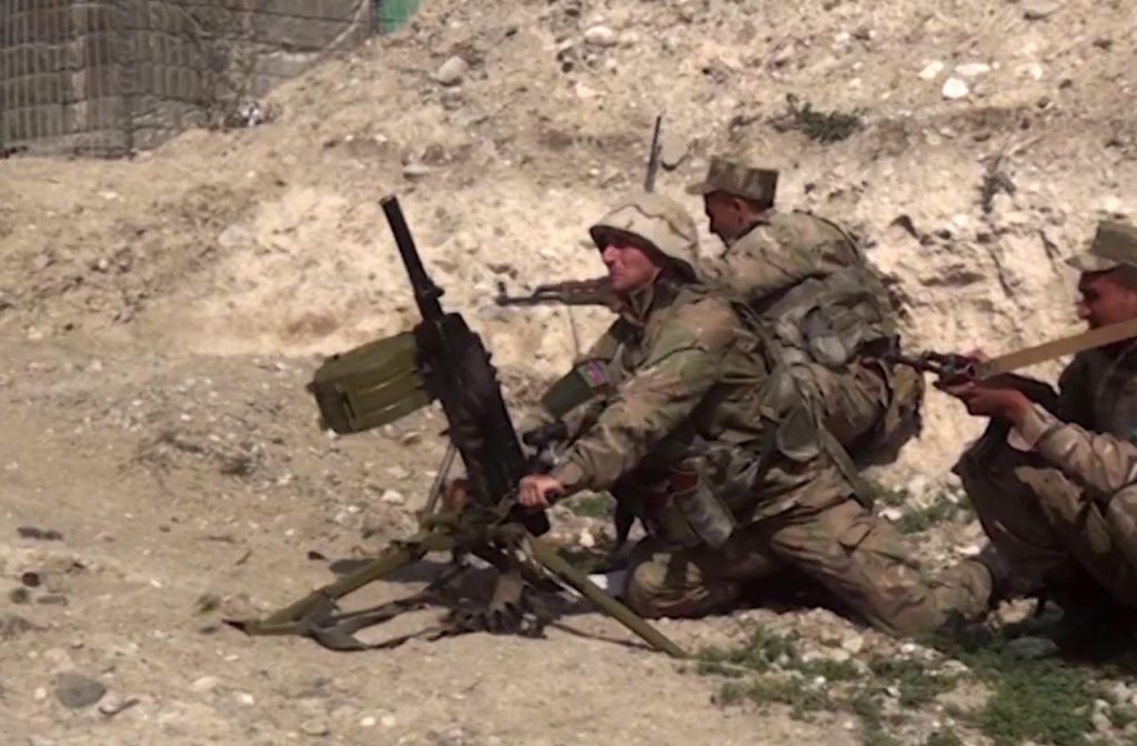 Ναγκόρνο-Καραμπάχ: Σκληρά βίντεο με νεκρούς στρατιώτες στο πεδίο της μάχης