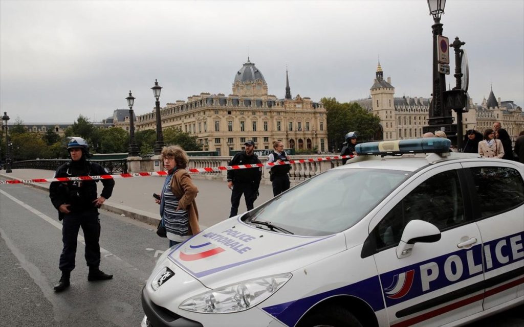 Λήξη συναγερμού στο Παρίσι – Αεροπλάνο «έσπασε» το φράγμα του ήχου (upd)