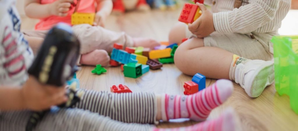 Βρεφονηπιακοί σταθμοί: Αναλυτικά τα νέα εισοδηματικά κριτήρια για voucher