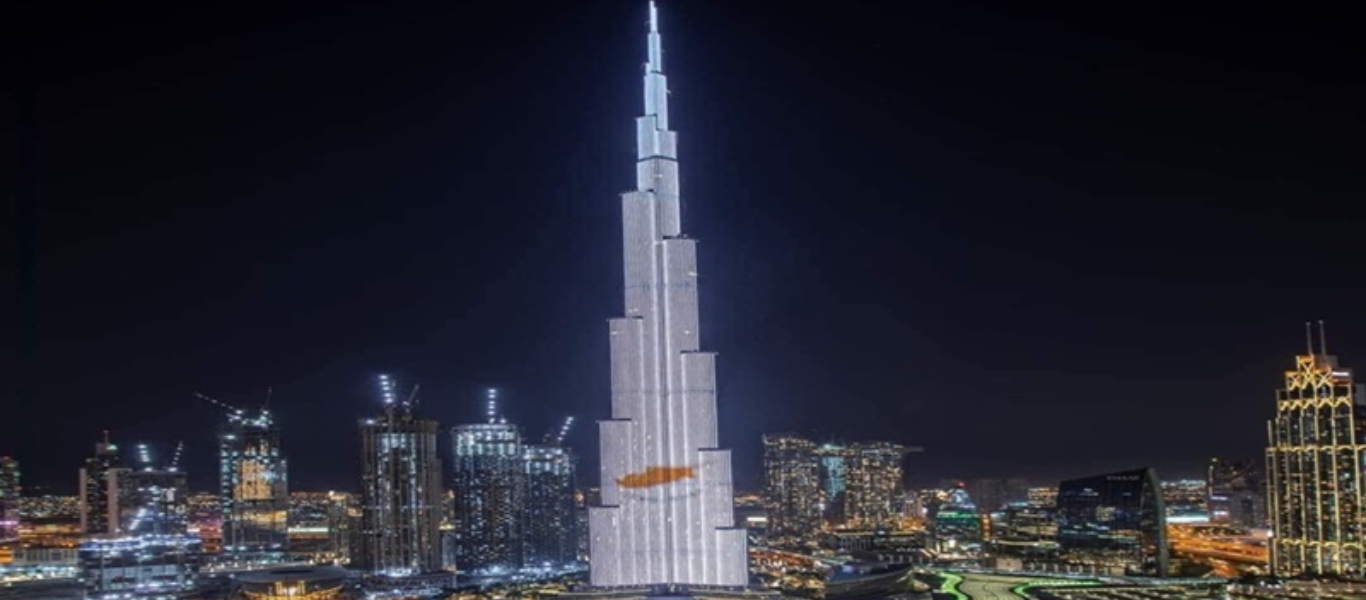Το Burji al Khalifa στο Ντουμπάι «ντύθηκε» στα χρώματα της Κύπρου για την επέτειο της ανεξαρτησίας (βίντεο)