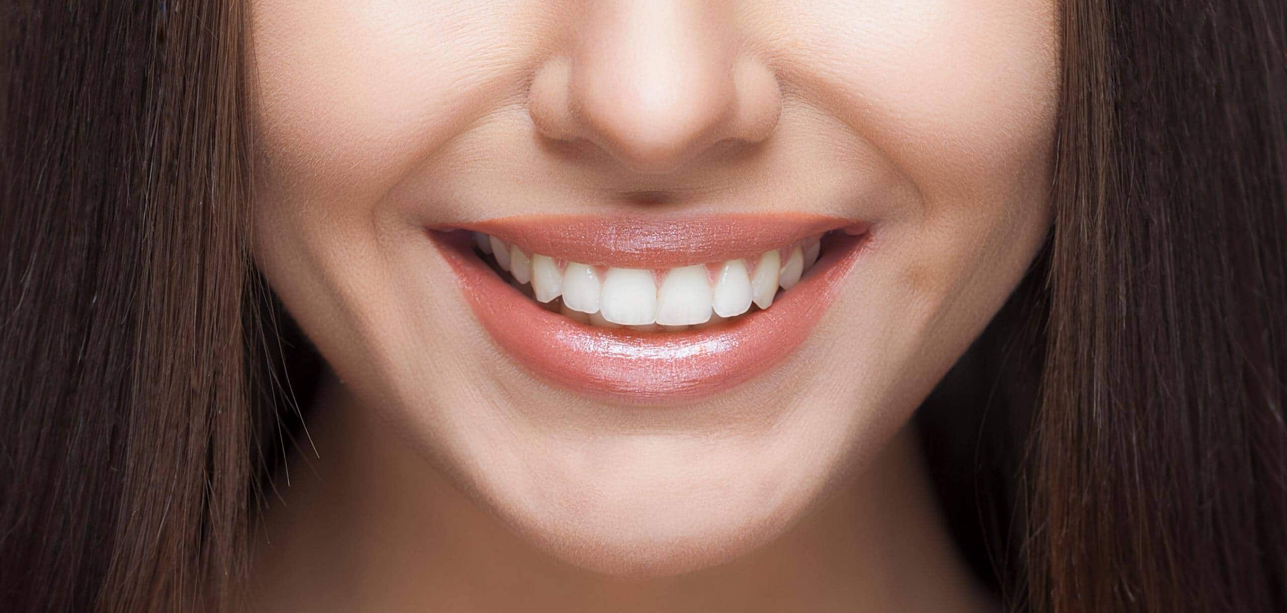 Θα σας «σώσει»: Η σπιτική συνταγή για πιο λευκά δόντια