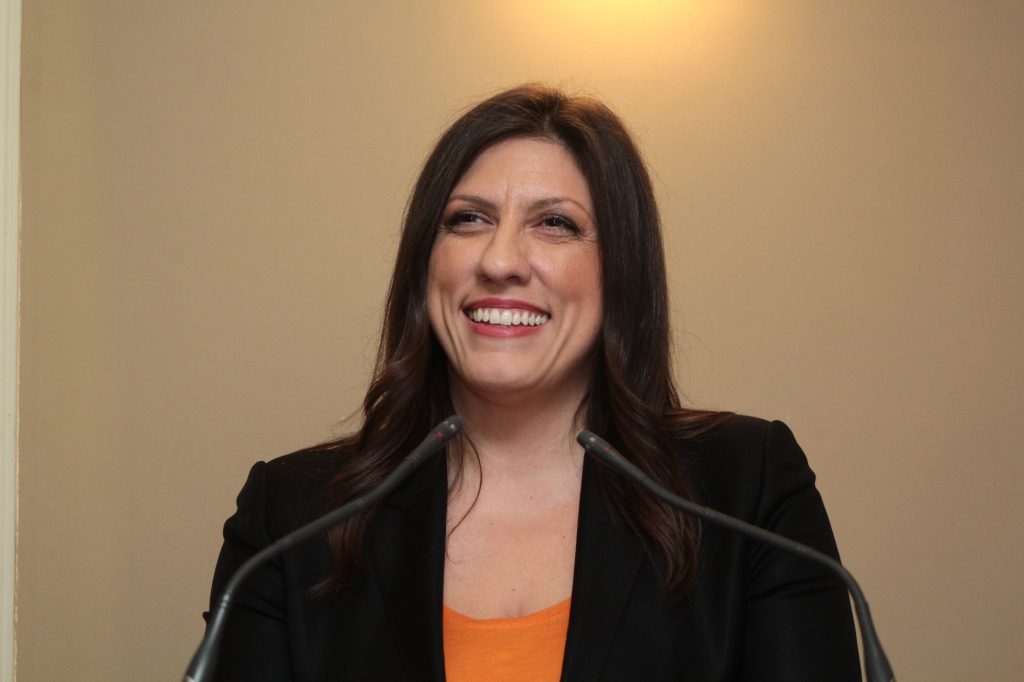 Η Ζωή Κωνσταντοπούλου αφήνει την πολιτική για να… τραγουδήσει στο J2US;