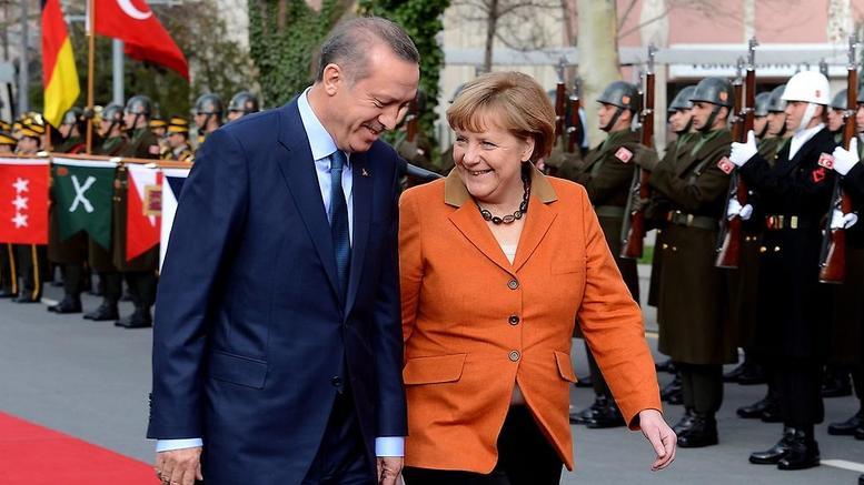 Κατά των κυρώσεων στην Τουρκία η Α.Μέρκελ: «Να την βοηθήσουμε για το προσφυγικό»