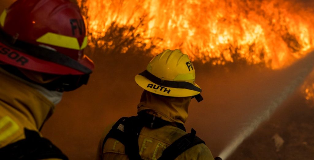 Πύργος: Σπίτι στον Άγιο Ηλία τυλίχθηκε στις φλόγες – Πρόλαβαν να βγουν οι ένοικοι (βίντεο)