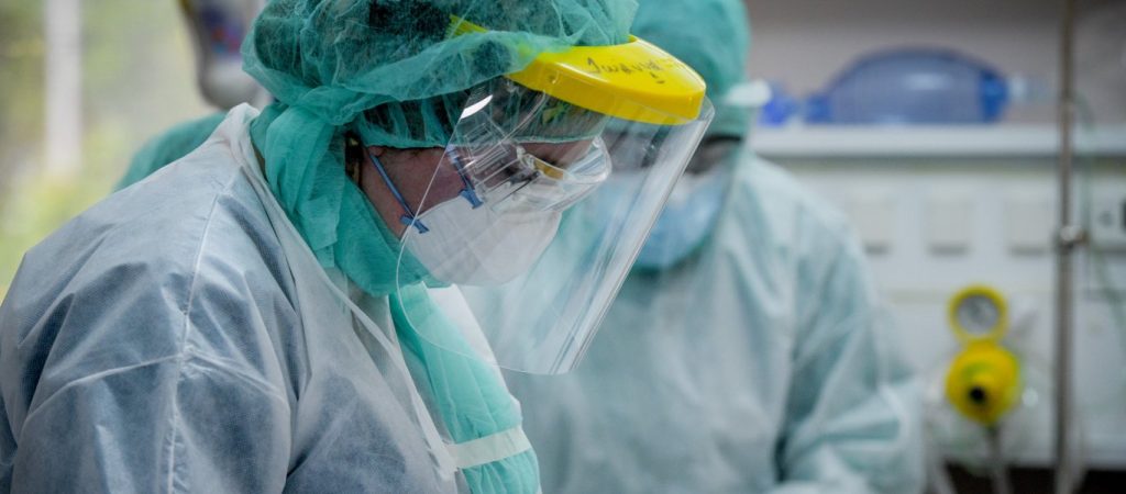 Κορωνοϊός: 398 οι νεκροί στη χώρα μας – Κατέληξε 87χρονη στο «ΝΙΜΙΤΣ»