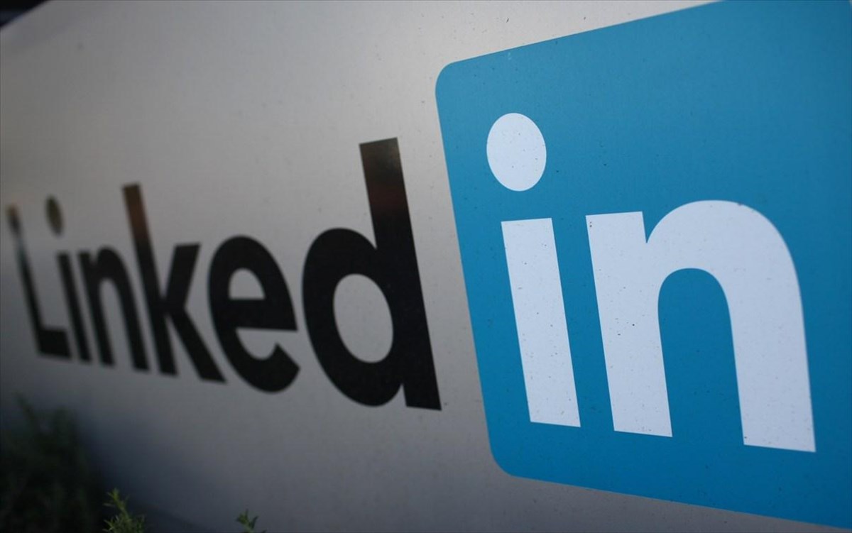 ΗΠΑ: Οι φωτoφραφίες προφίλ στο LinkedIn μιας γυναίκας πριν και κατά τη διάρκεια της πανδημίας που έγιναν viral (φωτό)