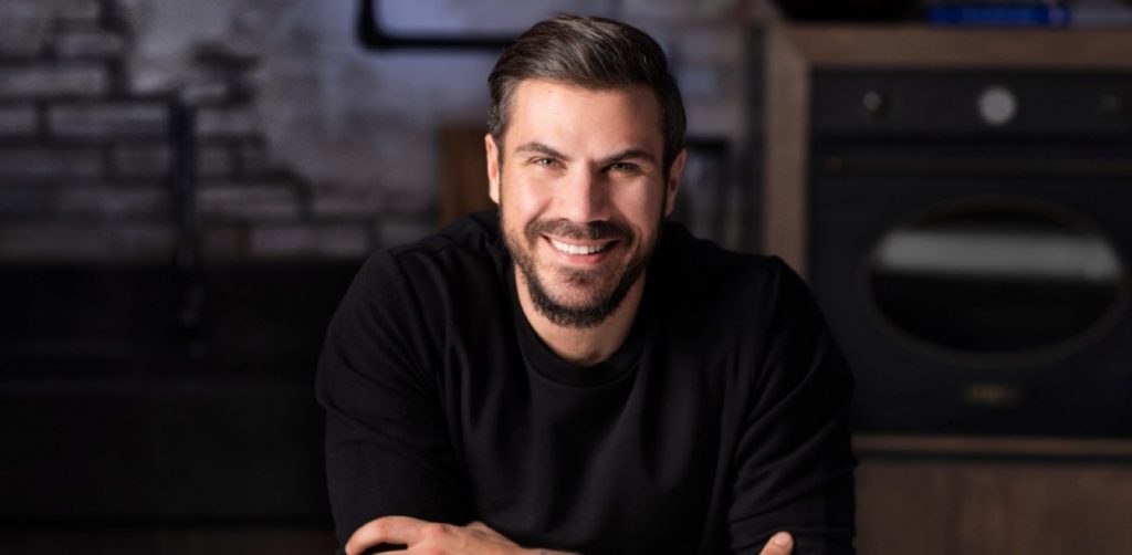 Α.Πετρετζίκης: «Η μαγειρική ήταν για μένα κάτι μαγικό» (βίντεο)