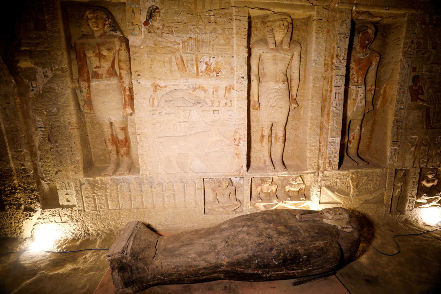 Μεγάλη ανακάλυψη στην Αίγυπτο – Εντοπίστηκαν 59 σαρκοφάγοι στη Νεκρόπολη της Σακκάρα (φώτο-βίντεο) (upd)