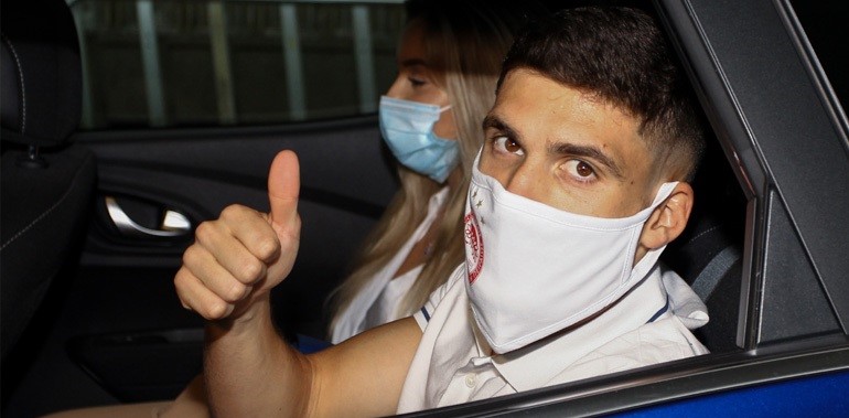 Ολυμπιακός: Έφτασε στην Αθήνα ο Ρούμπεν Βινάγκρε (φωτό)