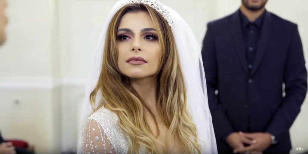 Ελευθερία Ελευθερίου  Tραβάει τα βλέμματα με τις «καυτές» της πόζες (φωτο)