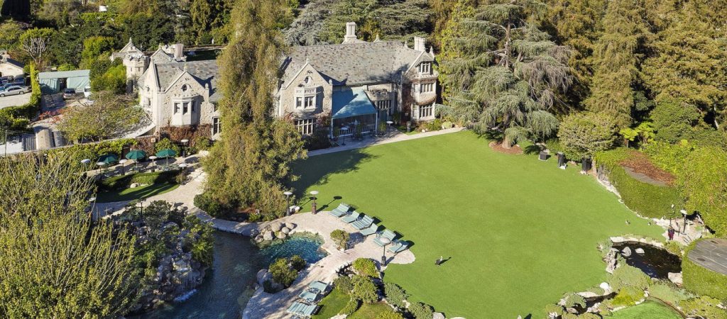 Σε ποιον ανήκει πλέον η έπαυλη του Playboy; (φωτο)