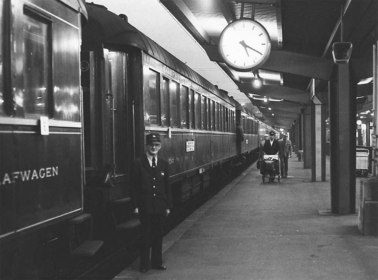 Όριεντ Εξπρές: Η ιστορία του τρένου που έμοιαζε με πολυτελέστατο κινητό ξενοδοχείο (φωτο)