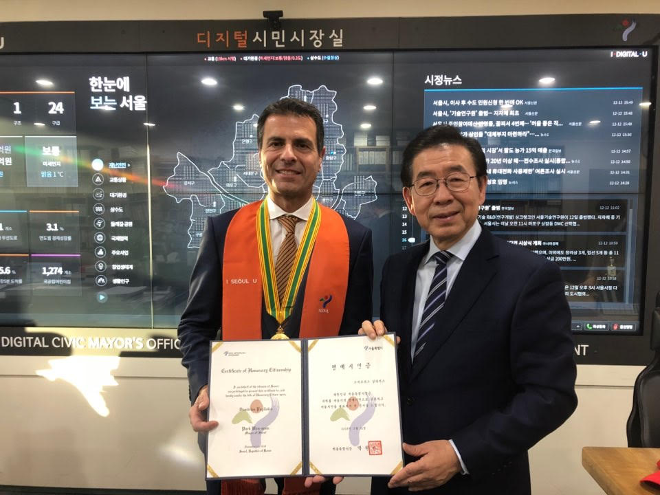 Ο Δημήτρης Ψυλλάκης στο «τιμόνι» της Mercedes -Benz στις ΗΠΑ