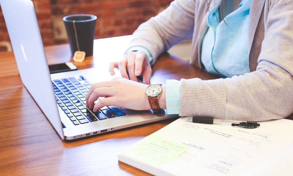 Υποχρεωτική τηλεργασία: Mέχρι πότε θα ισχύει και ποιους αφορά