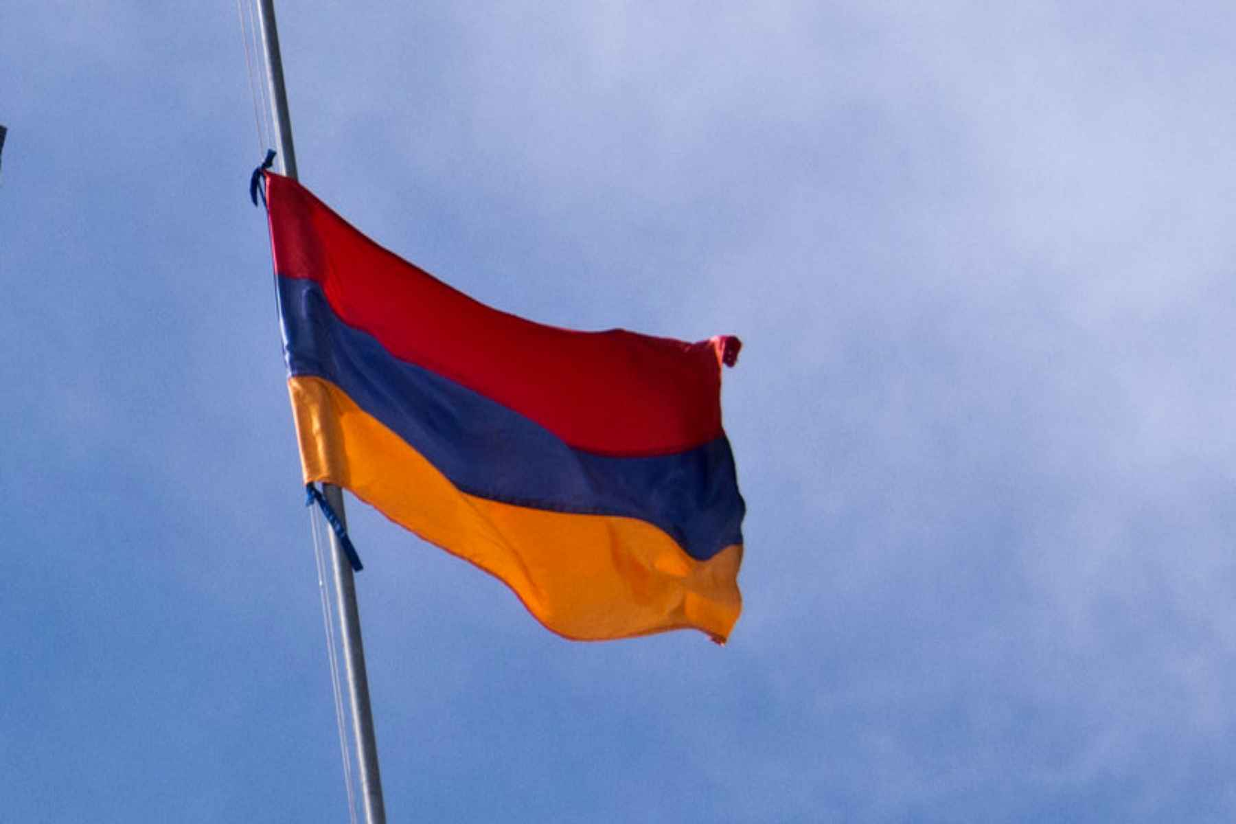 Αρμενία: Με στρατιωτική στολή η σύζυγος του πρωθυπουργού – «Είμαι έτοιμη να σηκώσω τα όπλα» (φωτο)