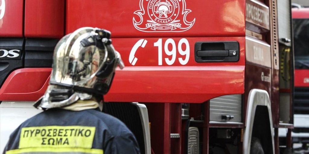Αχαΐα: Φωτιά σε βενζινάδικο με έναν τραυματία (βίντεο)