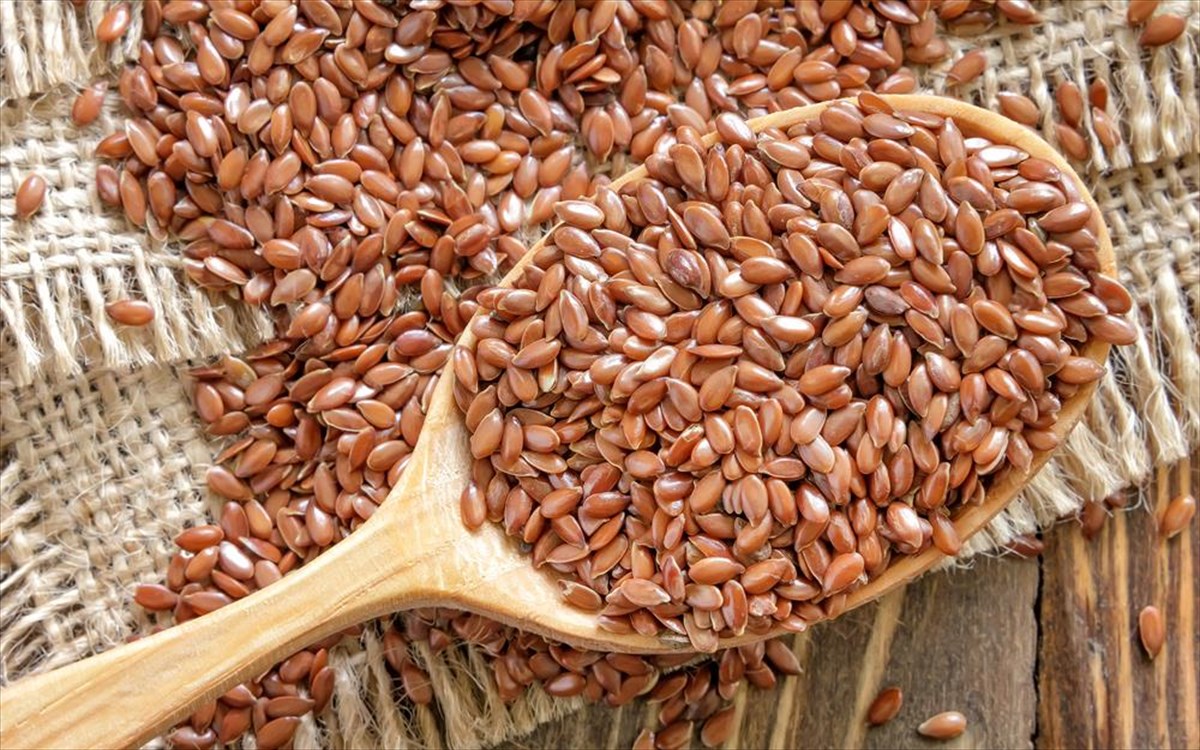 Λιναρόσπορος: Επτά λόγοι για να τον εντάξετε στη διατροφή σας