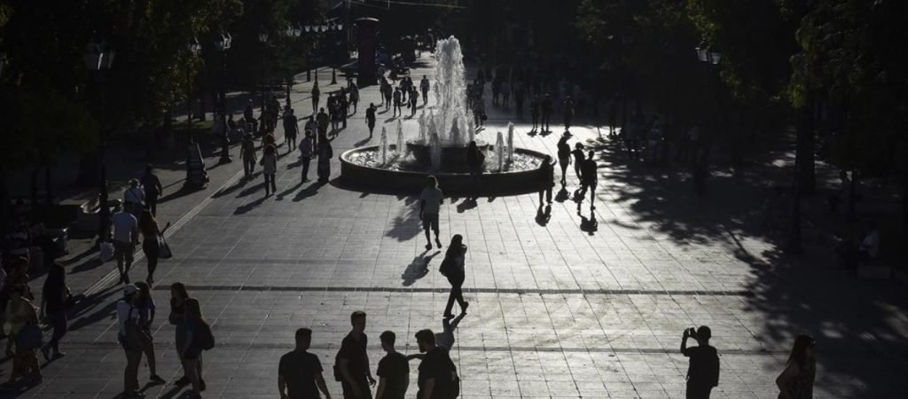 Τα μέτρα της κυβέρνησης για COVID-19 τελείωσαν την βαριά τραυματισμένη ελληνική οικονομία – Μας έστειλαν 20 χρόνια πίσω