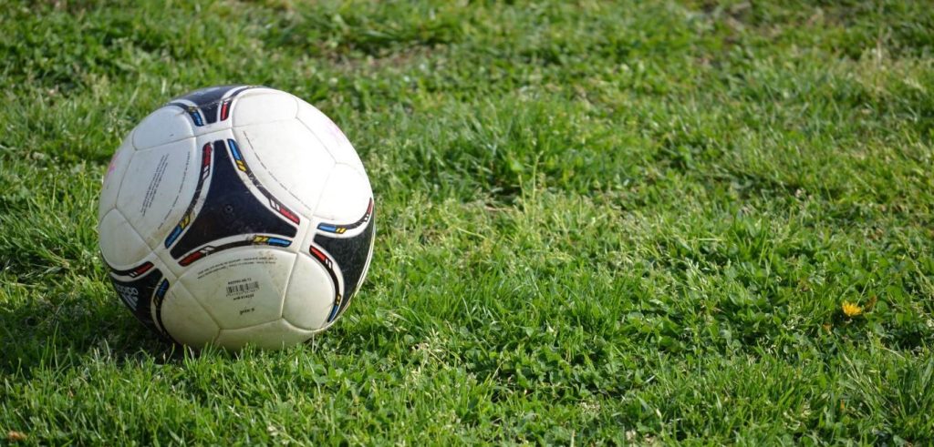 Βραζιλία: Ποδοσφαιριστής ξεγέννησε τη γυναίκα του έξω από το σπίτι τους (βίντεο)